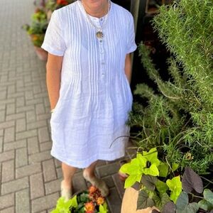 Faherty Gemina Linen Cream Short Sleeve Top